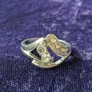 Size 9 Silver Color Ring With Rhinestones